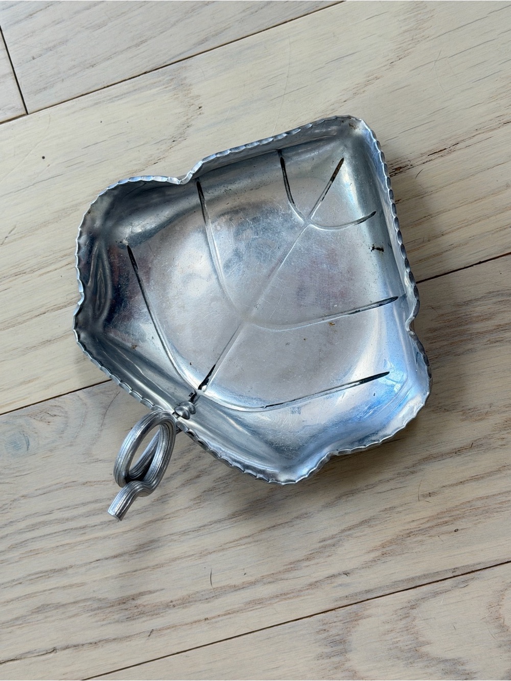 BW Buenilum Aluminum Leaf-Shaped Dish with Handle Vintage